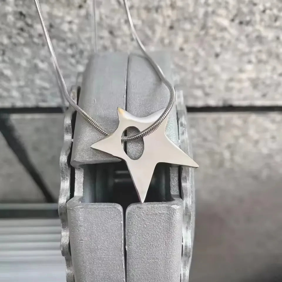 Hollow muse necklace